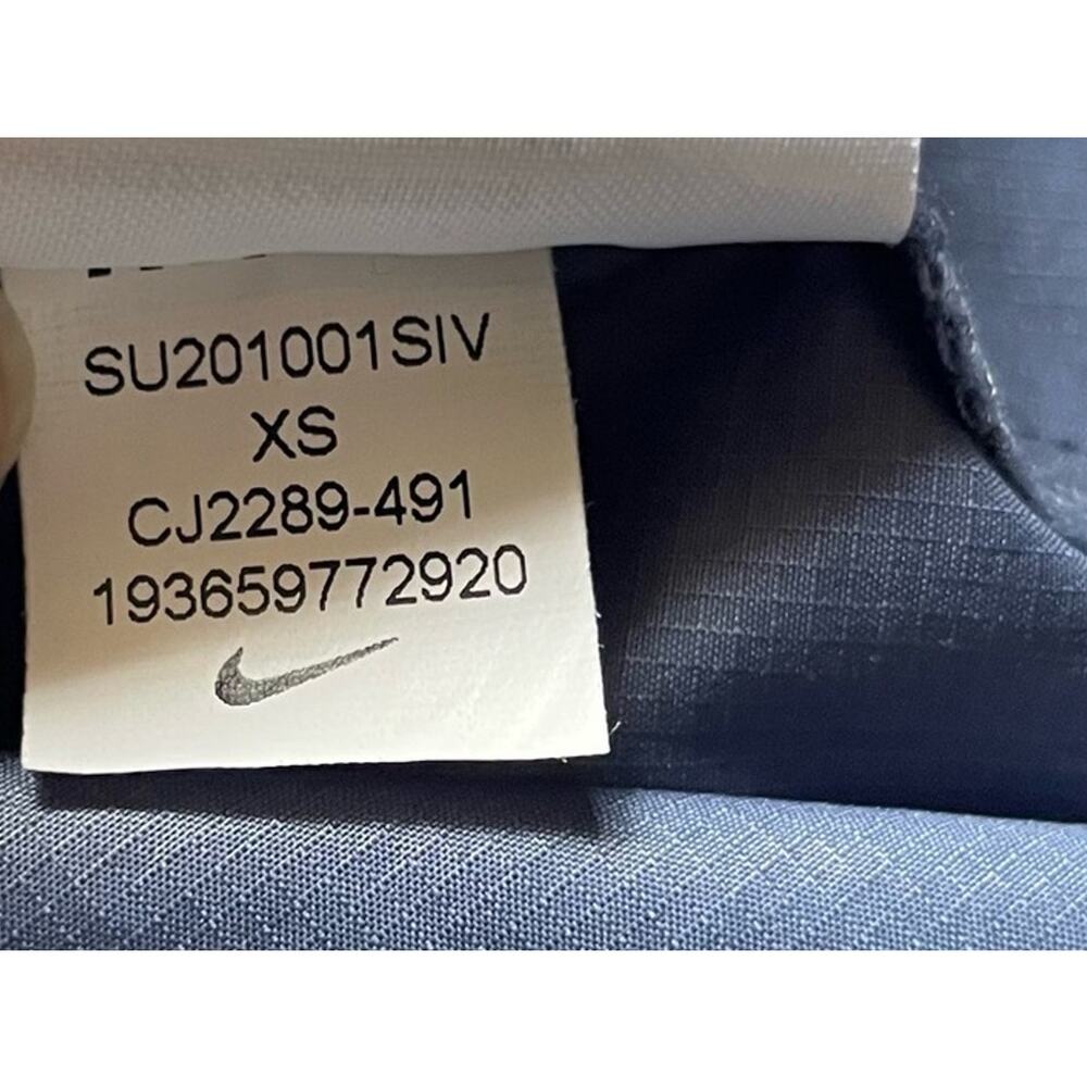 Nike Sportswear Icon Clash Diffused Blue Packable Windbreaker XS Unisex Hoodie - Picture 9 of 10